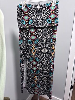 Charlotte Russe Black Maxi Skirt with Turquoise, Coral & Yellow Accent Print